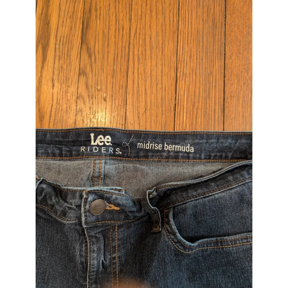 Lee Riders Womens Midrise Bermuda‎ Shorts Dark Wash Blue Denim Stretch Size 35